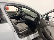 Renault Clio 145PK E-Tech Full Hybrid Techno Automaat | 1e eigenaar | Camera | Parkeersensoren | Climate Control | Apple CarPlay/Android Auto | Cruise Control | Lichtmetalen Velgen | Full LED | Digital Cockpit |
