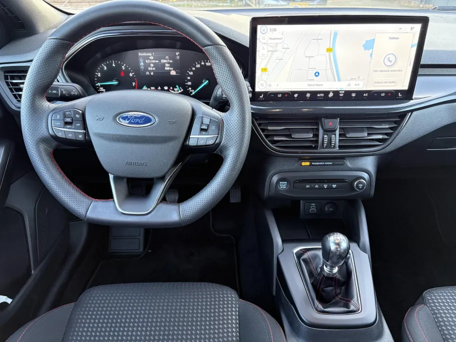 Ford Focus Wagon 1.0 EcoBoost Hybrid ST Line