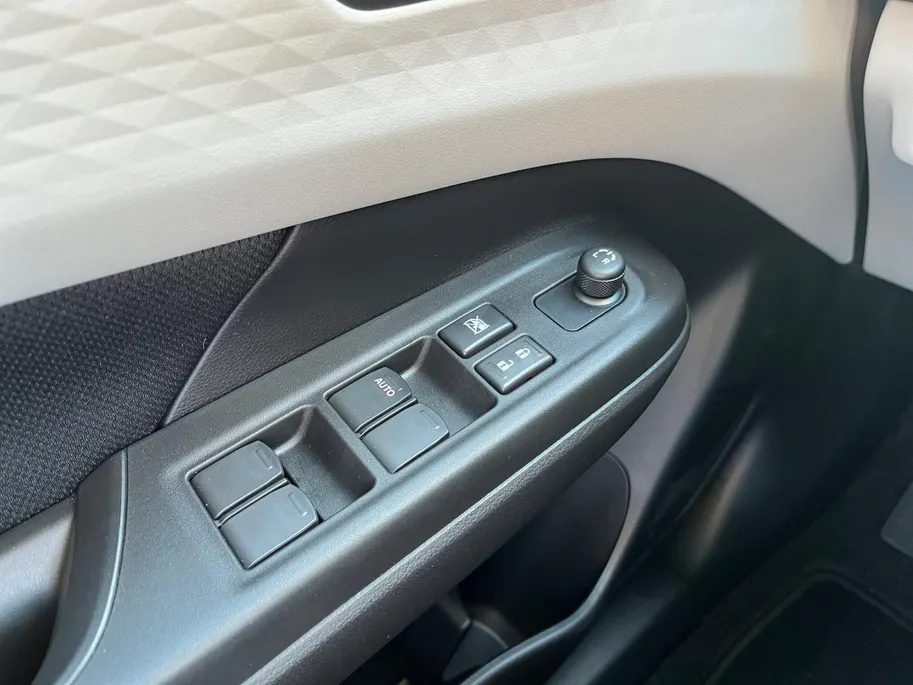 Suzuki Swift 1.2 Select Smart Hybrid | Adaptieve Cruise Control | Dodehoek Detectie | Stoelverwarming | Navigatie | Apple/Android Carplay |