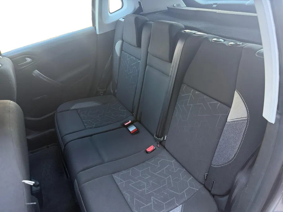 Peugeot 2008 1.2 PureTech Active | Achteruitrijcamera | Apple Carplay & Android Auto | LMV | Airco | Parkeersensoren |