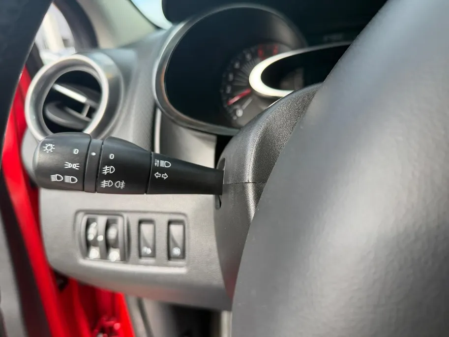 Renault Clio Estate 0.9 TCe Limited | Camera | Parkeersensoren | Bluetooth | Navigatie | All Season Banden | Dealer Onderhouden | 12 Maanden BOVAG Garantie