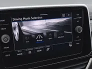 Volkswagen T-Roc 1.5TSI/150PK R-Line · Apple/Android Car Play · Camera + Parkeersensoren · Keyless · Garantie t/m 27-03-2027