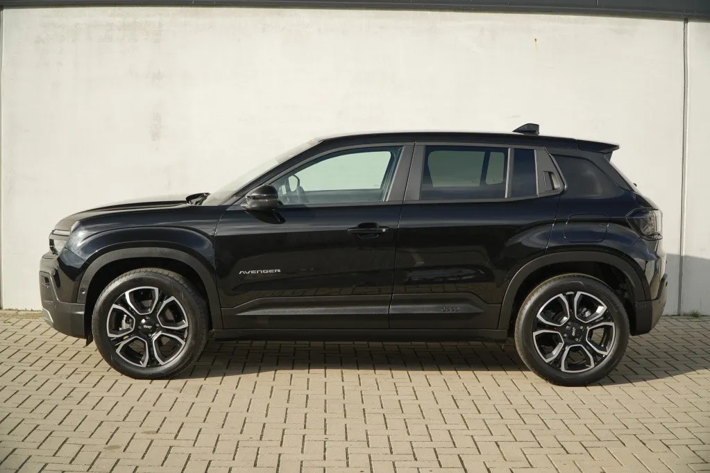 Jeep Avenger 1.2 e-Hybrid Summit | Pano | Navi | JBL | Camera | Winter | 18"