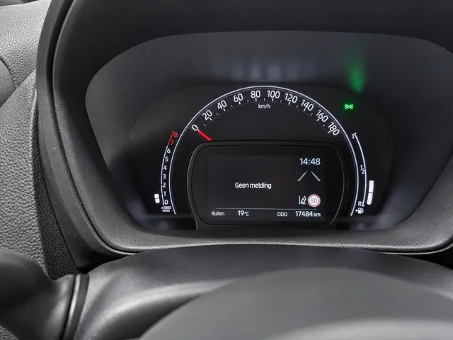Toyota Aygo X 1.0 VVT-i MT Play | Camera | Carplay | Ad.Cruise