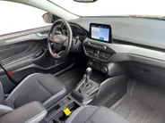 Ford Focus Wagon 1.0 EcoBoost Hybrid Titanium | Trekhaak | Stoel, stuur en voorruitverwarming | Cruise | Climate