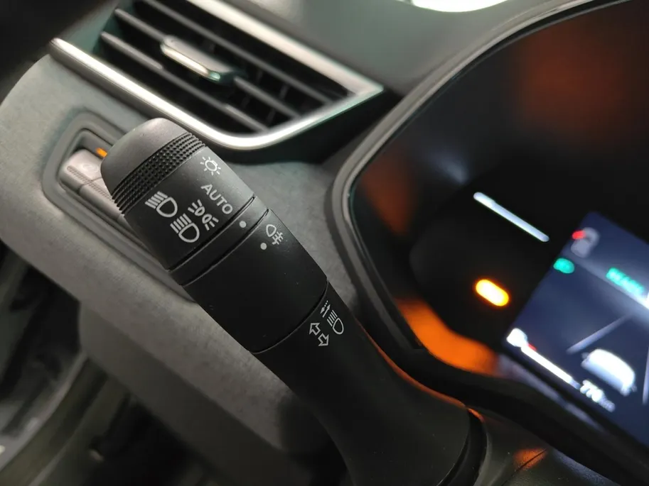 Renault Clio 1.6 E-Tech Full Hybrid 145 evolution AUTOMAAT NAVI AIRCO CAMERA PARKEERSENSOREN APPLE CARPLAY ANDROID AUTO 5 DEURS DEALER ONDERHOUDEN ZEER MOOIE AUTO