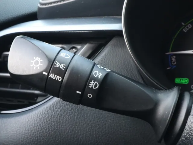 Toyota C-HR 1.8 Hybrid Style Bi-tone | Stuur en stoelverwarming | Blindspot | Trekhaak