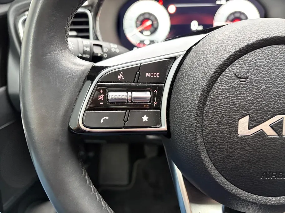 Kia Ceed Sportswagon 1.0 T-GDi DynamicPlusLine | Stoel- en stuurverwarming | Elektrisch bedienbare achterklep | Parkeersensoren voor- en achter | Achteruitrijcamera | Apple/Android Carplay | Navi | Cruise Control