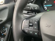 Ford Fiesta 1.0 EcoBoost 100 pk Titanium 5-deurs Navigatie - Apple Carplay/ Android Auto - Active Park Assist