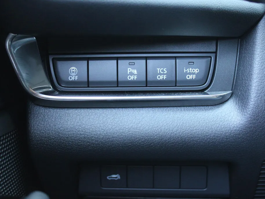 Mazda CX-30 2.0 e-SkyActiv-X M Hybrid Homura | Stoel-/stuurverwarming | Camera | 18' LM | LED | HUD | Dodehoek detectie | Elek. achterklep | Cruise adapt. |
