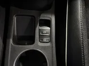 Renault Captur 90PK TCe Intens | 9,3' Navi | Camera | Climate Control | Parkeersensoren | Apple CarPlay/Android Auto | Cruise Control | Lichtmetalen Velgen | Armsteun | Full LED |