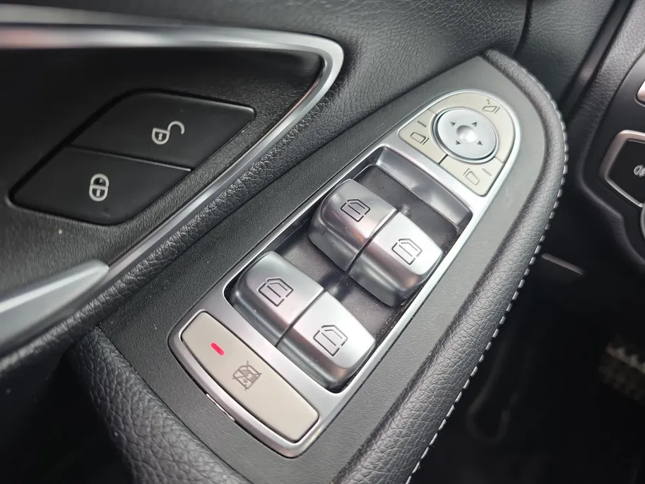 Mercedes-Benz C-Klasse 180 Business Solution AMG | Panoramadak | Cruise Control | Achteruitrijcamera | Apple Carplay/Android Auto |