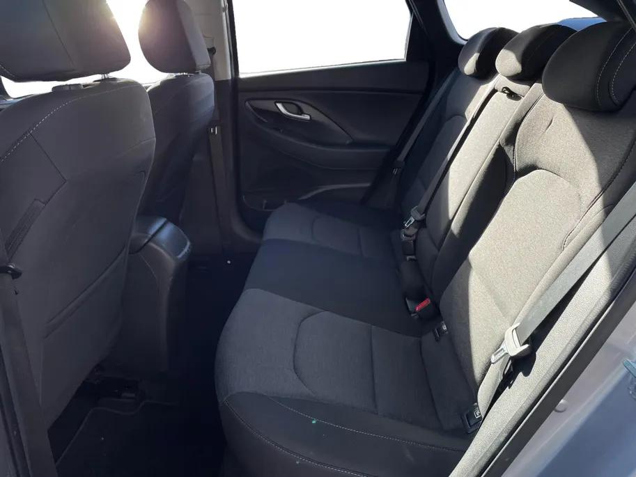 Hyundai i30 Wagon 1.0 T-GDi MHEV Comfort Smart | Navigatie | Apple Carplay & Android Auto | Cruise control | Climate control | Achteruitrijcamera | Parkeersensoren achter |