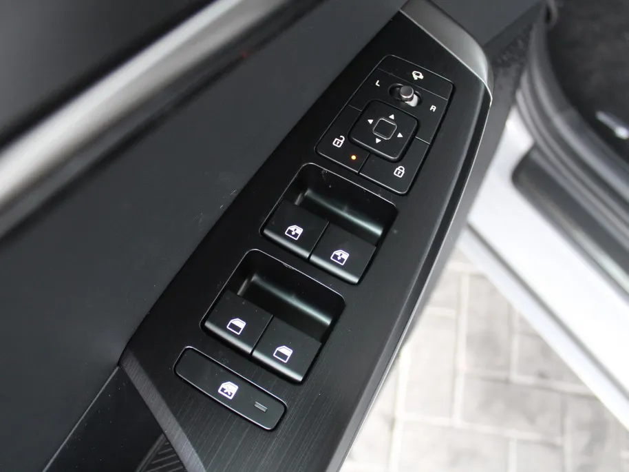 Kia EV6 GT-Line Business Edition 84 kWh | Stuur-/stoelverwarming + ventilatie | Dodehoek detectie | Elek. stoelverstelling + achterklep | Camera | Navi | 20' LM |