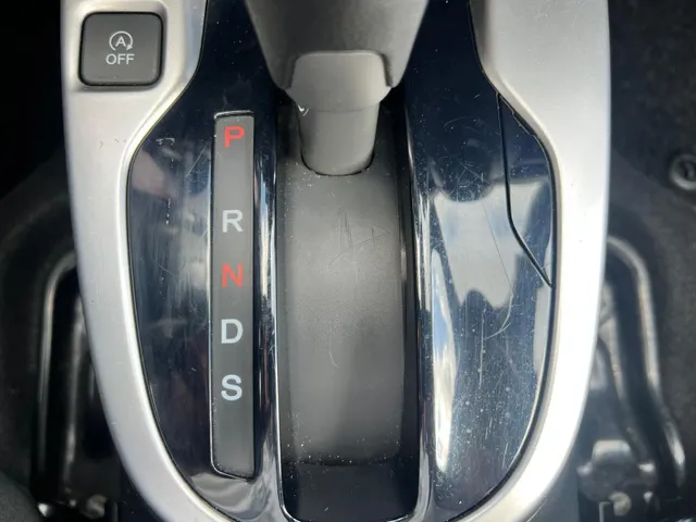 Honda Jazz 1.3 i-VTEC Comfort 102pk AUTOMAAT | TREKHAAK | NAVIGATIE | PARKEERSENSOREN V+A | STOELVERWARMING | 17' LM VELGEN |