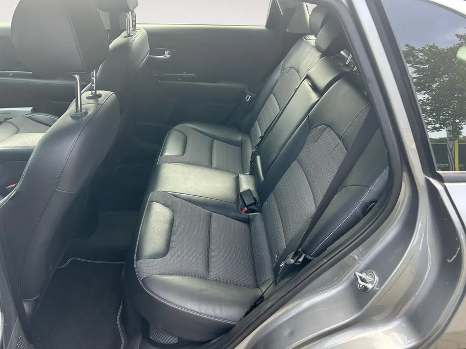 Kia Niro 1.6 GDi Hybrid DynamicLine |Super complete en leuke uitvoering! NU INCL Premiumpakket GRATIS! Incl. 12 maanden garantie! RIJKLAARPRIJS!!