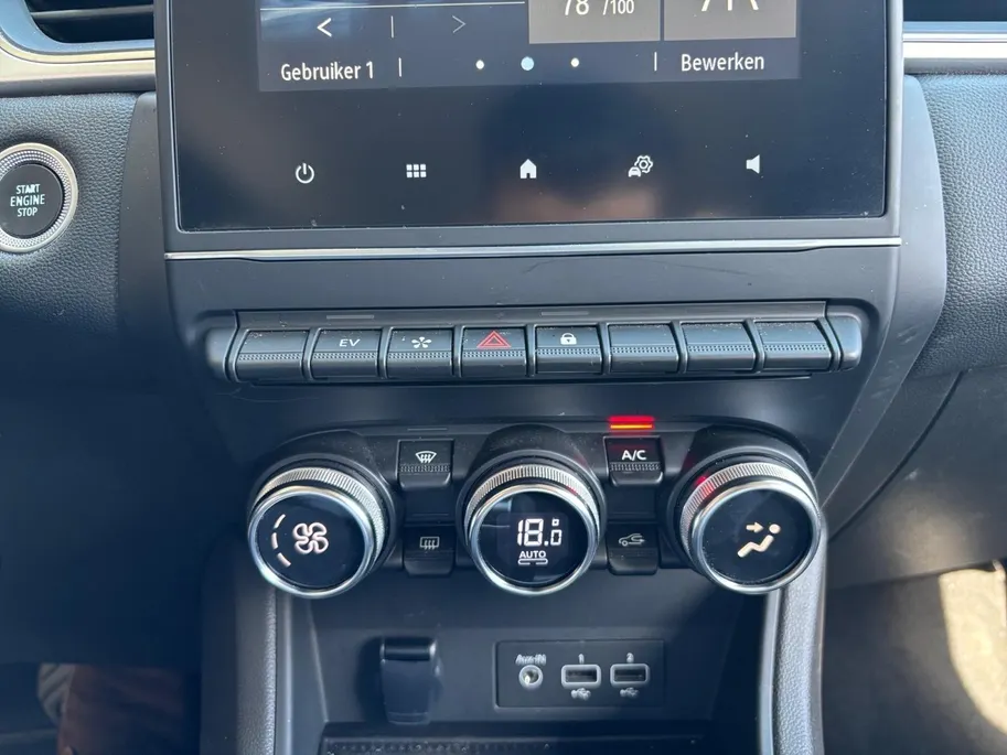 Renault Captur 1.6 E-Tech plug-in hybrid 160 techno | Apple Carplay / Android Auto | Climate Control | 17' Lichtmetaal | Cruise control