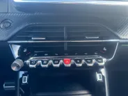Peugeot e-208 EV GT 350 50 kWh | SOH 91% | CAMERA | LED | SPORTSTOELEN | SFEER VERLICHTING |