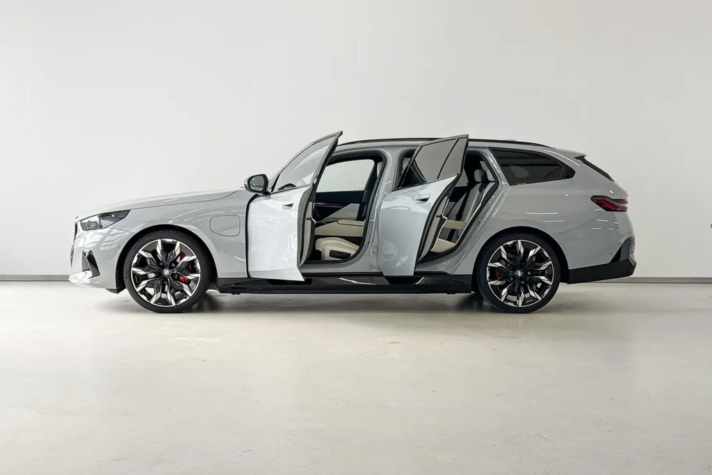 BMW 5 Serie Touring 550e xDrive Innovation Pack M Sportpakket Pro