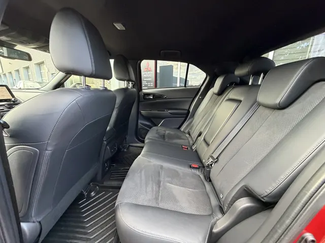 Mitsubishi Eclipse Cross 2.4 PHEV Intense+ | 360 Camera | Dodehoek | Navigatie |
