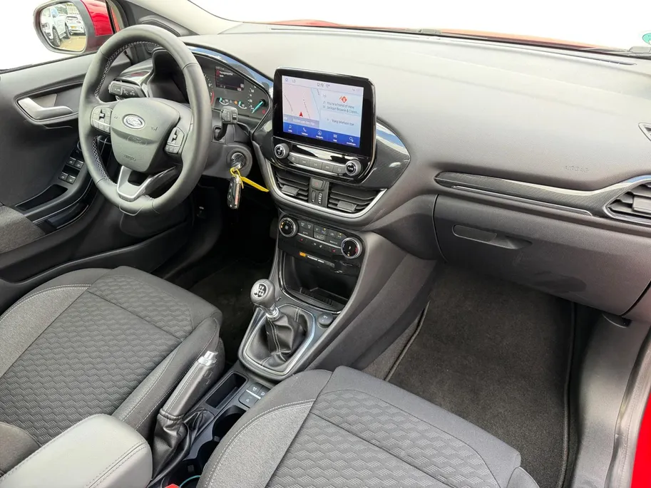 Ford Puma 1.0 EcoBoost Hybrid Titanium | Dealer onderhouden | NL auto | Adapt. Cruise control | BLIS | Winter pack | Parkeersensoren voor en achter | Achteruitrijcamera | Draadloos opladen mobiel | 1e eigenaar | Bovag garantie |