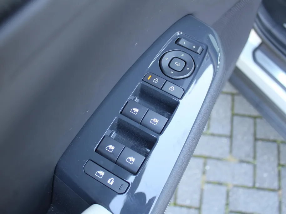 Kia EV5 GT-Line Business Edition 81.4 kWh | Trekhaak | Stuur-/stoelverwarming v+a | Schuifdak | Leer | Elek. stoelverstelling + achterklep | 20' LM | LED |