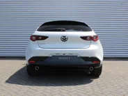 Mazda 3 2.0 e-SkyActiv-G M Hybrid 150 Homura | Stoelverwarming | Camera | Dodehoek detectie | HUD | 18' LM | LED | Cruise adapt. |