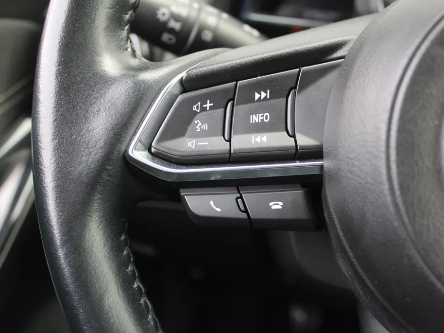 Mazda 2 1.5 Skyactiv-G GT-M | Trekhaak | Camera | Stoelverwarming | 16' LM | Navi | Cruise | Clima | Dodehoek detectie | LED | HUD |