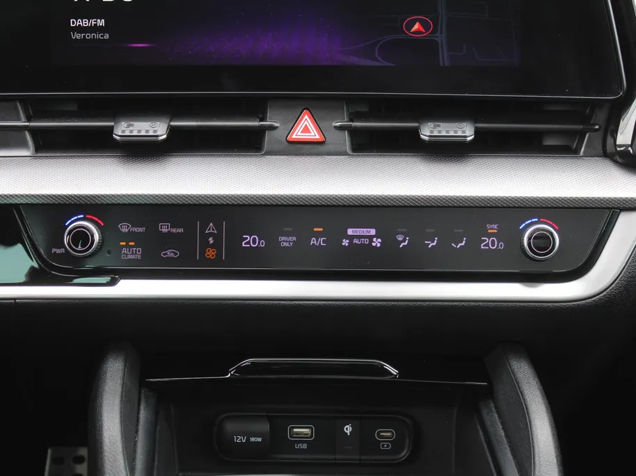 Kia Sportage 1.6 T-GDi Hybrid GT-Line | Stuur-/stoelverwarming | Elek. stoelverstelling + achterklep | Schuifdak | 18' LM | Cruise adapt. | Camera |