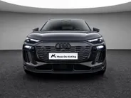 Audi Q6 e-tron edition 83 kWh 252pk · SOH 96,3% · Panoramadak · 360 Camera · Inklap. Trekhaak ·  Luchtvering · Stuur- & Stoelverwarming · Apple/Android Car Play · Garantie t/m 13-07-2030 of 100.000km