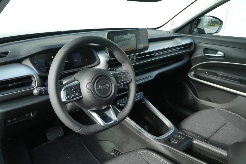 Jeep Avenger 1.2 e-Hybrid Summit | Navi | JBL | Camera | Winter | 18'