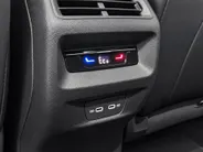Volkswagen Tiguan 1.5 eHybrid 204pk DSG R-Line Business · Camera · Stuur- & Stoelverwarming · Dodehoeksensor · 20'Velgen · Apple/Android Car Play · Garantie t/m 30-09-2030 of 100.000km