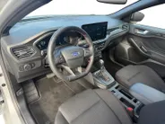 Ford Focus Wagon 1.0 EcoBoost Hybrid ST Line X | Automaat | Pano dak | BLIS | Adapt. Cruise control | Winter pack | Draadloos opladen mobiel | Parkeersensoren voor en achter | Achteruitrijcamera | B&O audio | Bovag garantie |