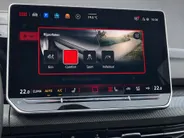 Volkswagen Golf 2.0TSI/265PK GTI DSG · Panoramadak · Camera · Trekhaak · Apple/Android Car Play · Garantie t/m 27-03-2030 of 100.000km