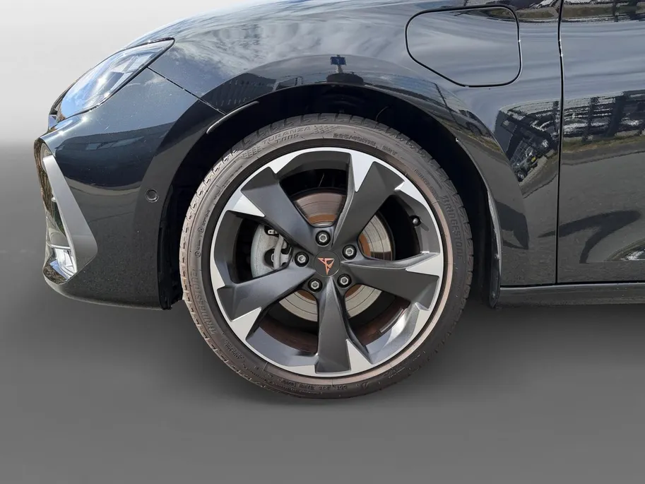 CUPRA Leon 1.5 TSI e-Hybrid DSG-autom. Business elektr. WLTP tot 130km | Camera | Stoel/Stuurverwarming | Adaptief Cruise Control | Dodehoek Detectie | Climate Control | DAB | Navigatie | Full Led | Keyless