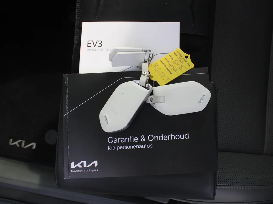 Kia EV3 Plus Advanced 81.4 kWh | Stuur/stoelverwarming | Schuifdak | Camera | Elek. stoelverstelling | 19' LM | Dodehoek detectie | Clima | LED |