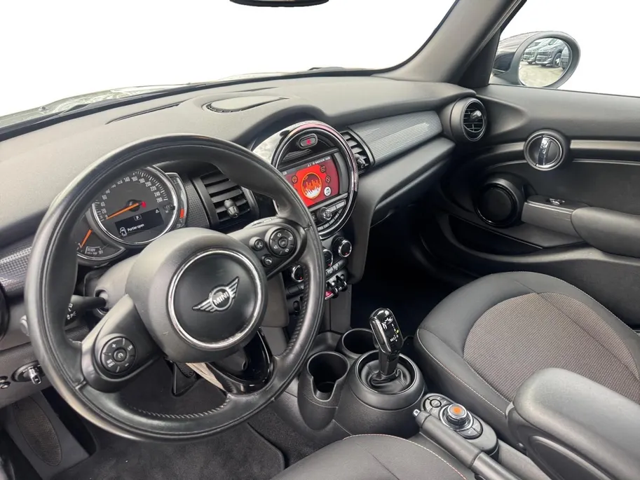 MINI Cooper 1.5 Cooper Business Edition Automaat | Navi | Clima | Cruise Control | LM Velgen | LED-Koplampen