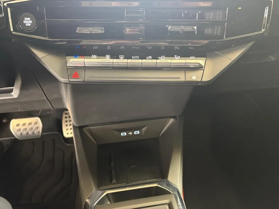 Renault Clio 1.8 Hybrid 160 esprit Alpine AUTOMAAT STOELVERWARMING STUURVERWARMING NAVI APPLE CARPLAY ANDROID AUTO LM VELGEN ALPINE ESPIRT UITVOERING !!!LET OP DEMO VRAAG NAAR ACTUELE KMSTAND!!!