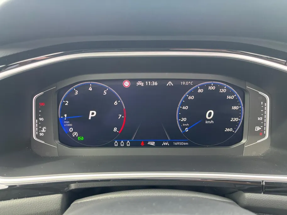 Volkswagen T-Roc 1.5 TSI R-Line Edition | Panoramadak | Parkeercamera | Adaptieve Cruise Control