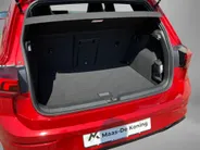 Volkswagen Golf 1.5 eTSI 150pk DSG R-Line Edition · Panoramadak · Apple/Android Car Play · Camera + Parkeersensoren · Garantie t/m 28-07-2030 of 100000km.