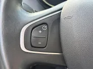 Renault Captur 1.3 TCe Intens | Winterset + Zomerset | Trekhaak | Automaat | Camera | Keyless | LED | Dodehoek | Bluetooth | Navi | Lichtmetalen Velgen | 1 Jaar Bovag Garantie |