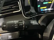 Renault 5 Comfort Range Iconic Cinq 52 kWh Automaat | DEMO | Harman Kardon Audio | Camera | Blind Spot Warning | Adaptive Cruise Control | Climate Control | Apple CarPlay/Android Auto | Digital Cockpit |