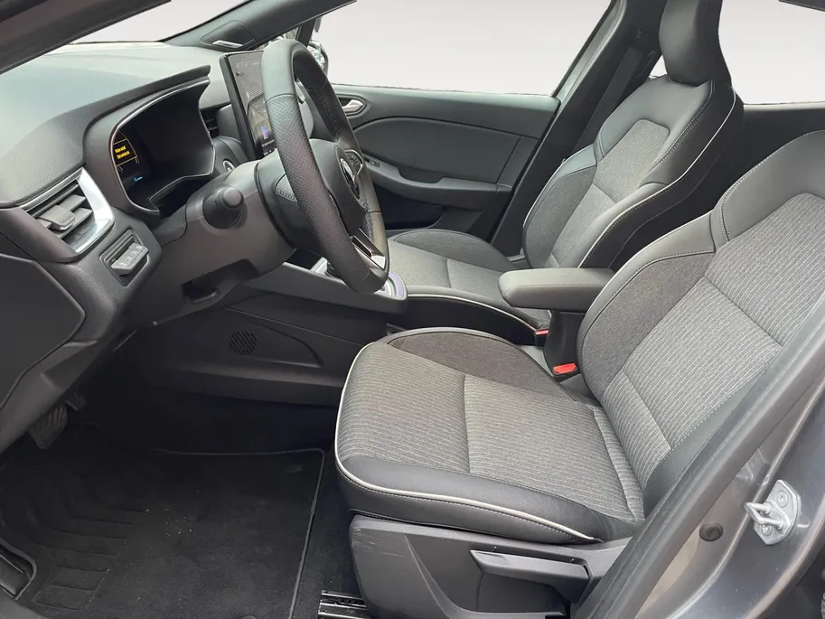 Mitsubishi Colt 1.6 HEV Instyle | Navigatie| Climate Control| Camera| Lichtmetalen velgen| Stoel verwarming| BOSE audio systeem| Parkeer sensoren voor en achter| Stuur verwarming