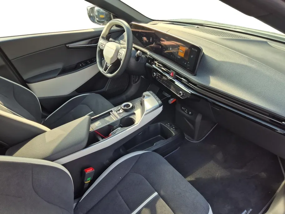 Kia EV6 GT-Line AWD 84 kWh | Climate Control | Cruise Control | 21 Inch Velgen | Verlaagd | Stoelverwarming | Stuurverwarming | Stoelventilatie |  Memory | 360° Camera | DEMO |