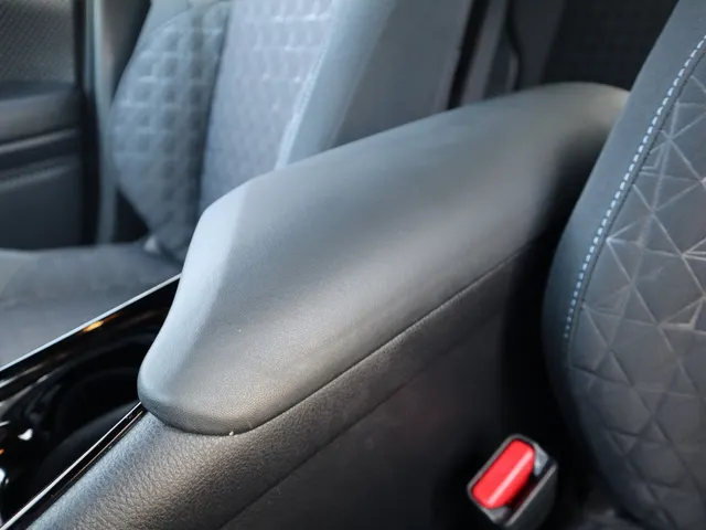 Toyota C-HR 1.8 Hybrid Style Bi-tone | Stuur en stoelverwarming | Blindspot | Trekhaak