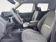 Kia EV2 Plus 61 kWh 3.000,- Inruilkorting | Privacy Glass | 18' lichtmetalen velgen | Warmtewerend glas rondom | Draadloze oplader voor smartphone