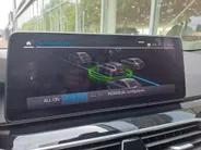 BMW 5 Serie Touring 530e xDrive M SPORT | Pano | Harman Kardon | 360 Camera | Head up | Elektrisch Wegklapbare Trekhaak | Voorstoelen verwarmd | Navigatie | Apple Carplay/Android Auto | Leer