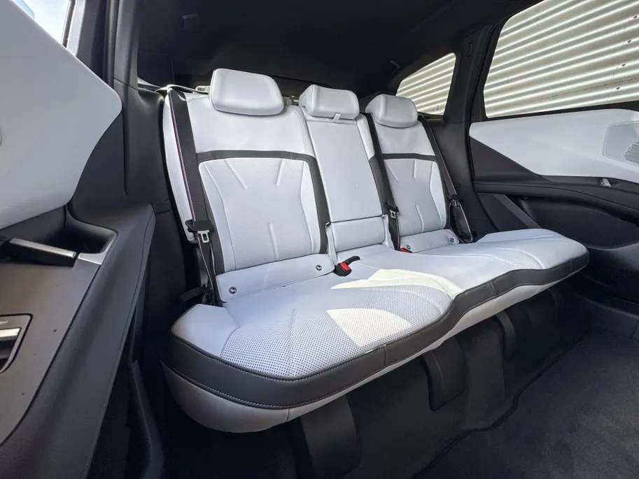 BMW iX3 40 eDrive 83 kWh