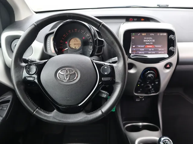 Toyota Aygo 1.0 VVT-i x-play Carplay | Camera