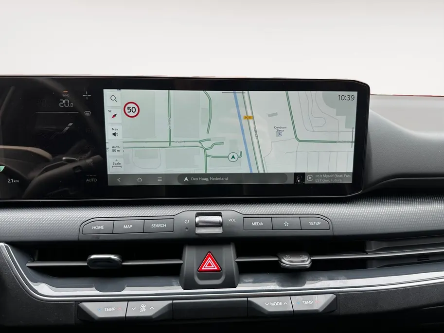 Kia K4 1.0 T-GDi MHEV GT-Line Launch Edition (pano) Dodehoekassistentie | Kruisend verkeersassistentie achter | Uitstapwaarschuwing | Stoel + stuurwielverwarming